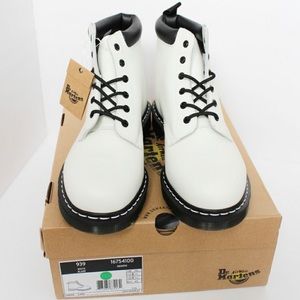 NWB Dr. MARTENS 939 BOOTS SIZE 11